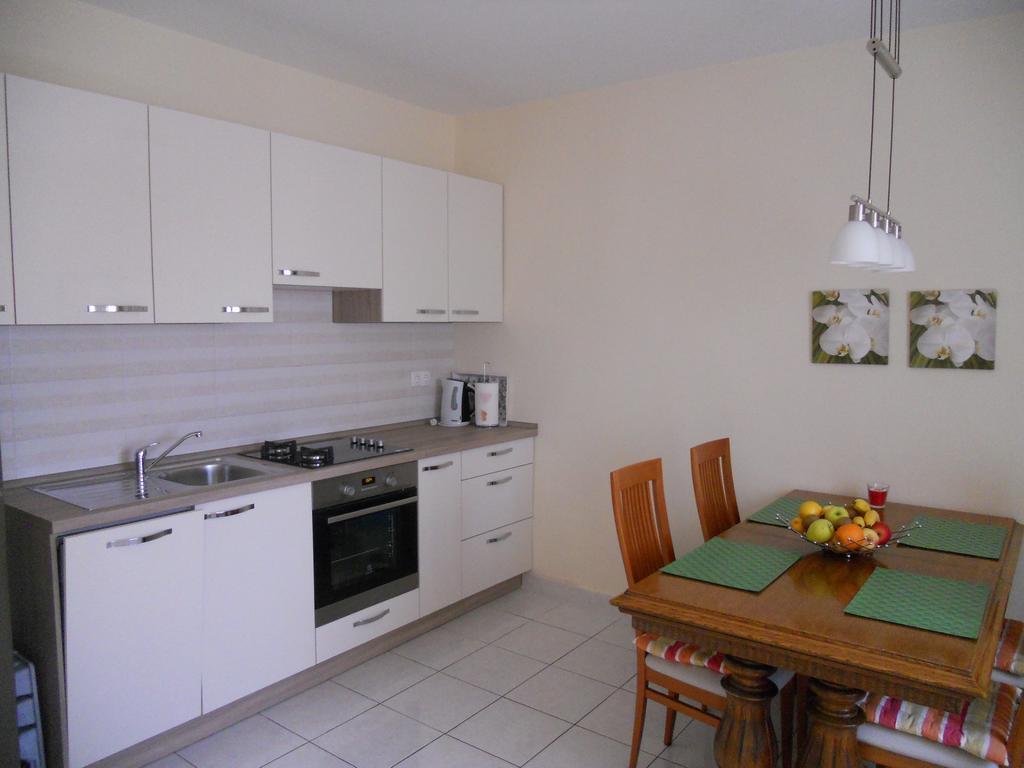 Mihalic Apartment *